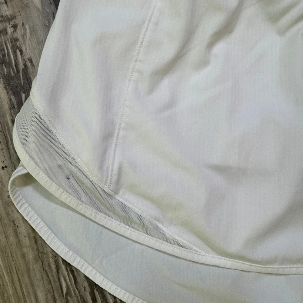 Lululemon‎ Skort Womens 2 White Pace Rival Skirt Athletic Tennis Golf Pickleball